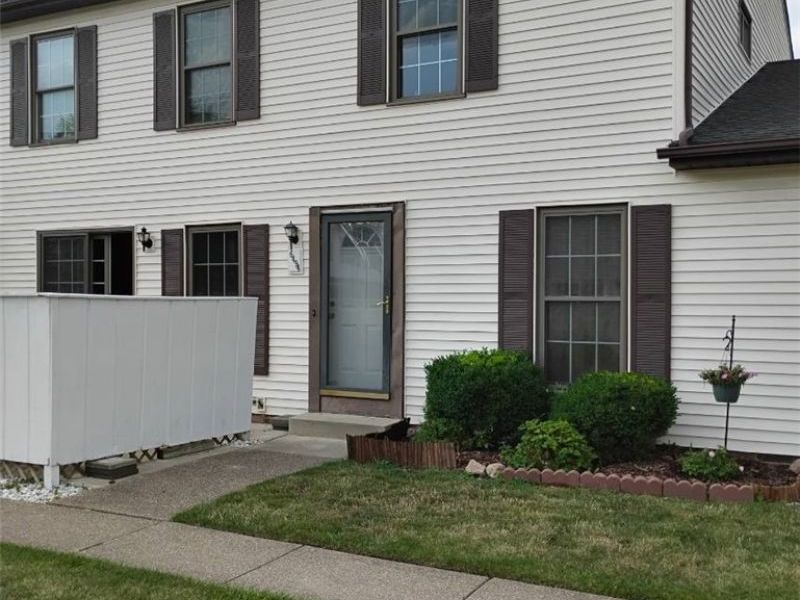 6494 Liberty Bell Drive, Unit 31A, Brook Park, OH 44142 Photo 2