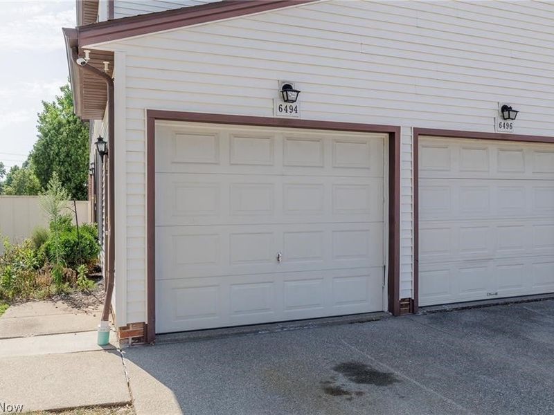 6494 Liberty Bell Drive, Unit 31A, Brook Park, OH 44142 Photo 4