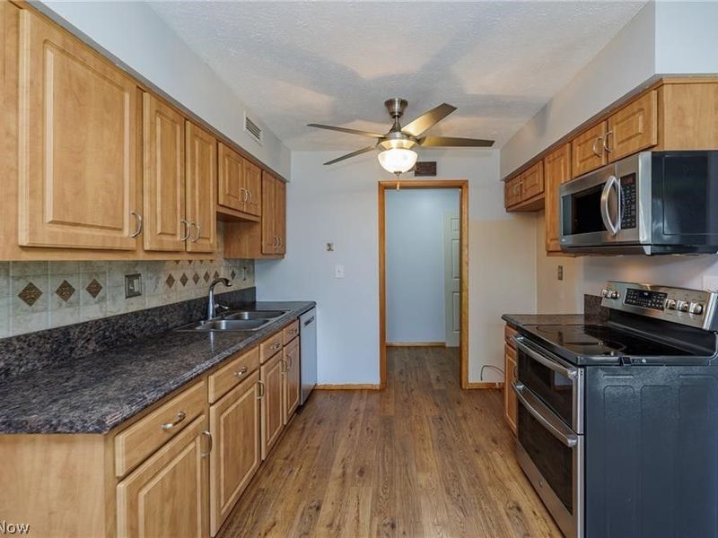 6494 Liberty Bell Drive, Unit 31A, Brook Park, OH 44142 Photo 7