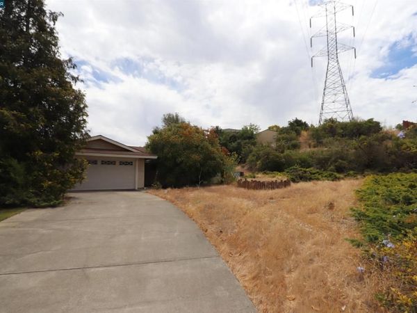 112 Zamora Ct, Vallejo, CA 94591