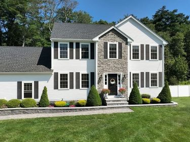 102 West Pond Street, East Bridgewater, MA 02333