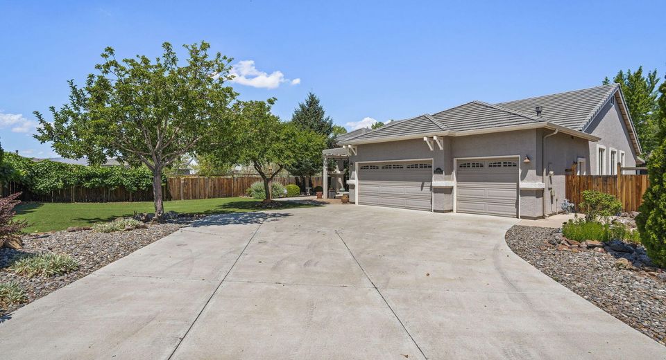 7495 Ash Peak Drive, Sparks, NV 89436 Photo