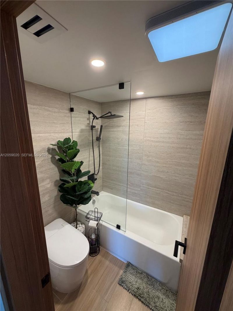 3701 N Country Club Dr, Unit 1209, Aventura, FL 33180 Photo