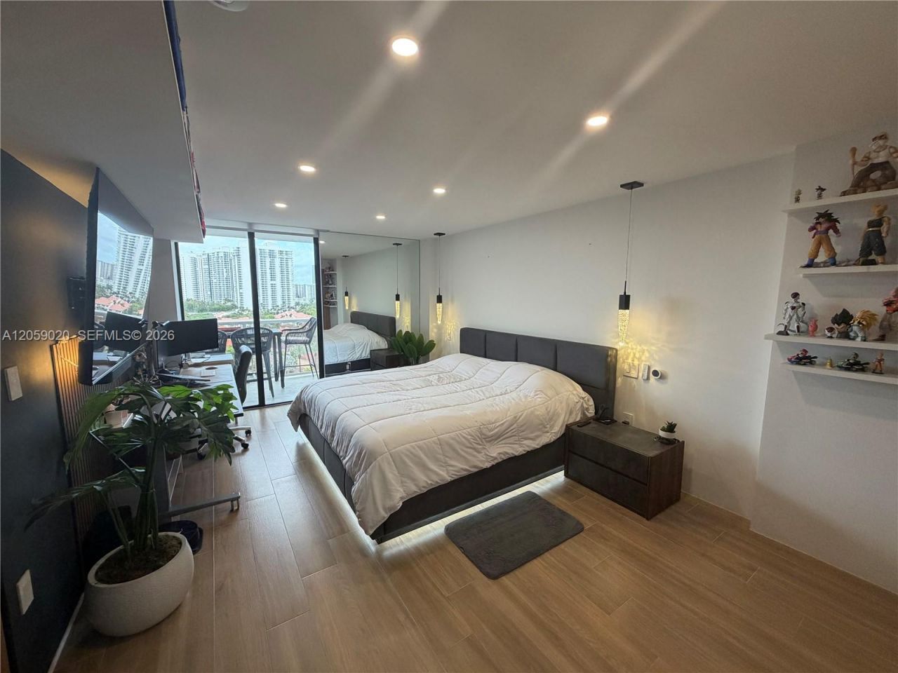 3701 N Country Club Dr, Unit 1209, Aventura, FL 33180 Photo
