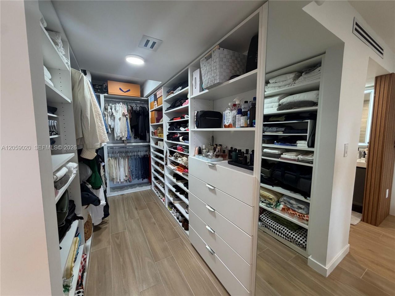 3701 N Country Club Dr, Unit 1209, Aventura, FL 33180 Photo