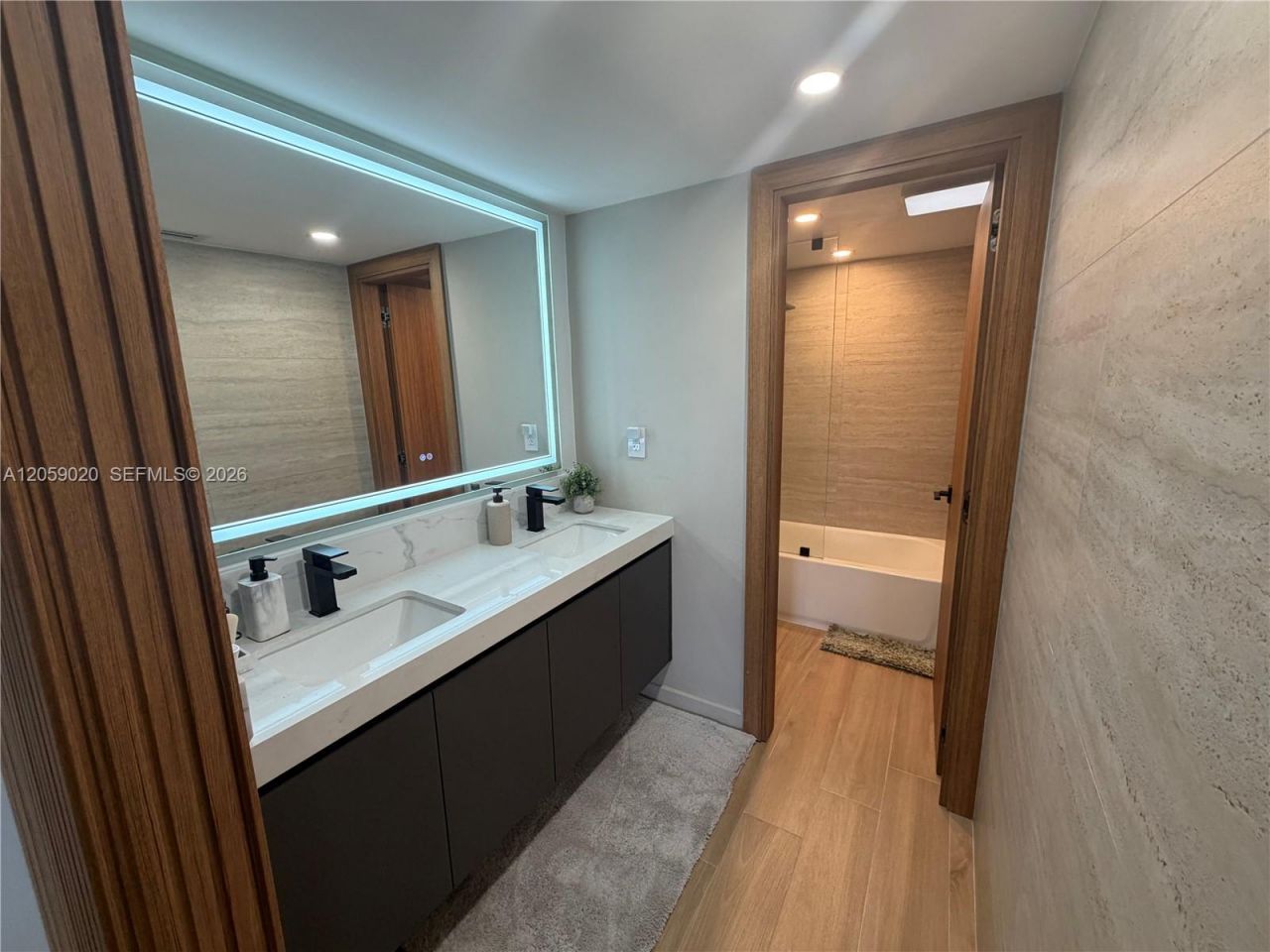 3701 N Country Club Dr, Unit 1209, Aventura, FL 33180 Photo