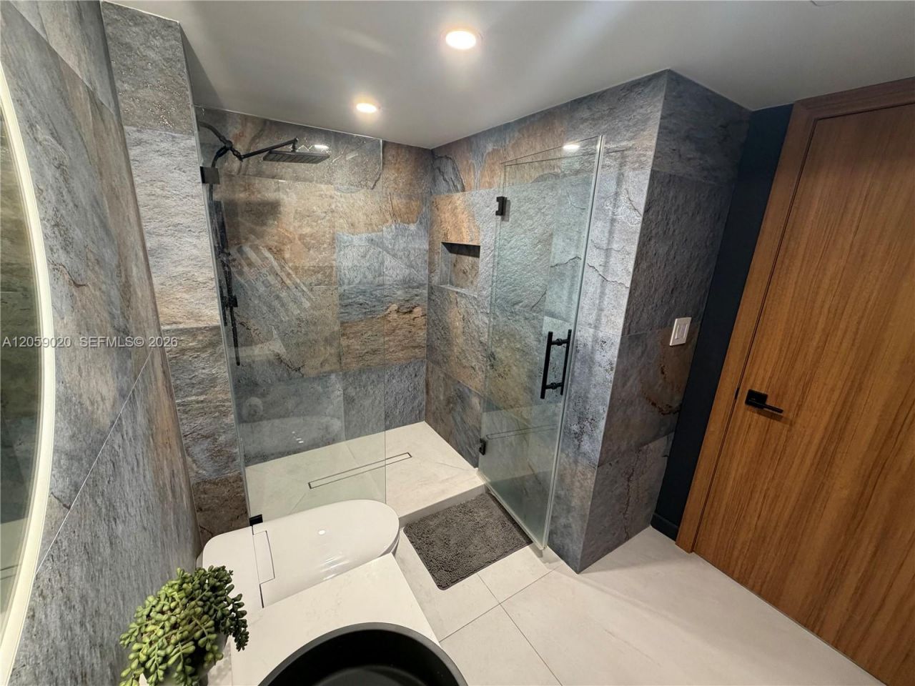 3701 N Country Club Dr, Unit 1209, Aventura, FL 33180 Photo