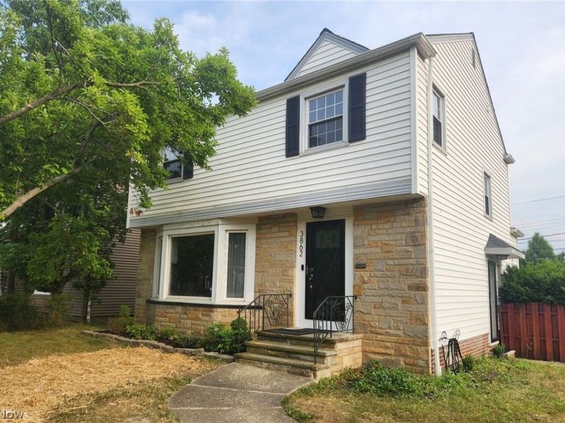 3862 Silsby Road, University Heights, OH 44118 Photo 2