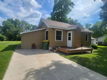 822 2nd Street NW, Pipestone, MN 56164