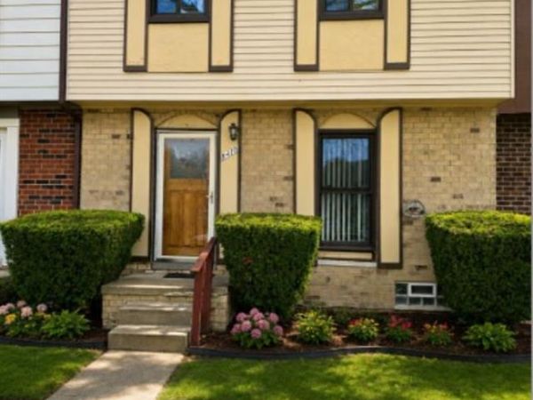 8410 HICKORY DR Drive, Sterling Heights, MI 48312