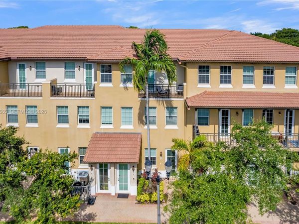 950 SW 147th Ave , Unit 2611, Pembroke Pines, FL 33027