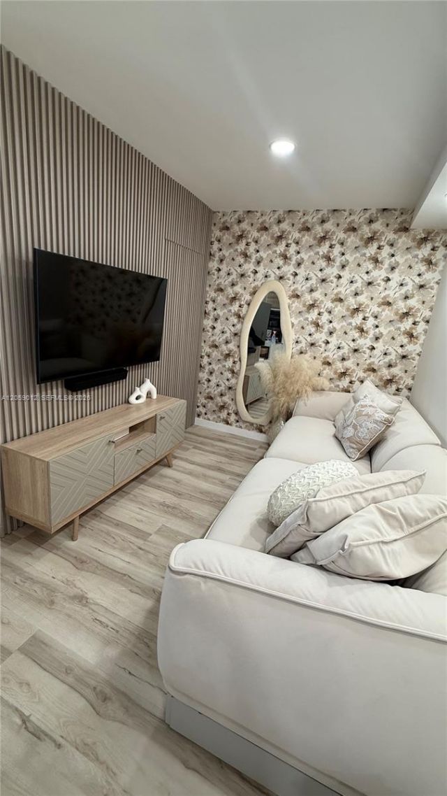 7636 Abbott Ave, Unit 6, Miami Beach, FL 33141 Photo