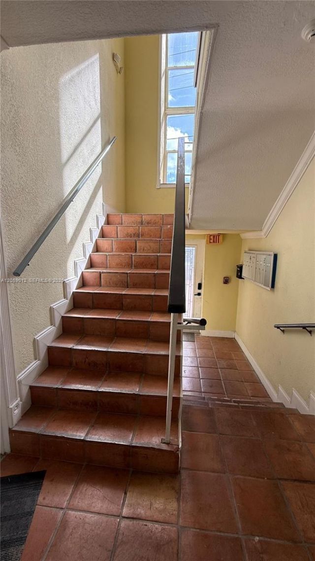 7636 Abbott Ave, Unit 6, Miami Beach, FL 33141 Photo