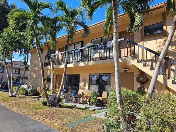 2505 W 67th Pl, Unit 22-27, Hialeah, FL 33016