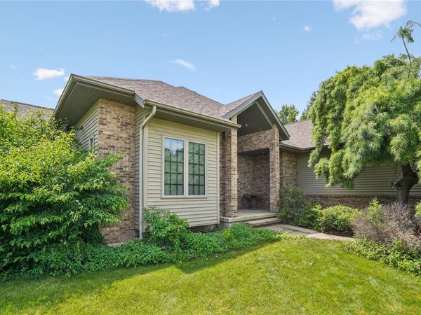 704 18th Street W, Vinton, IA 52349