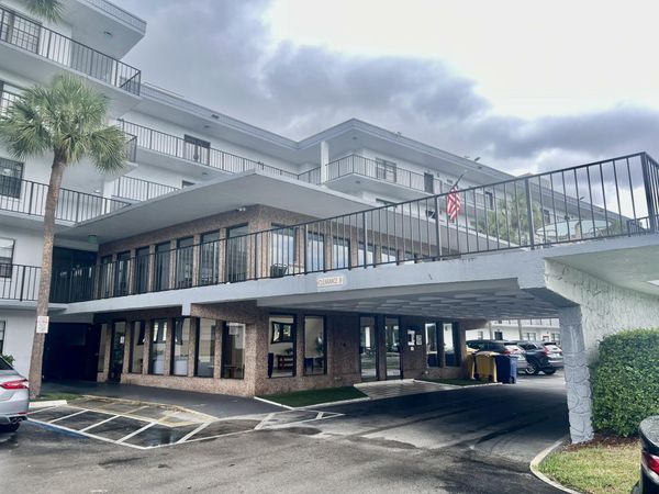 9235 SW 8th Street, Unit 304, Boca Raton, FL 33428