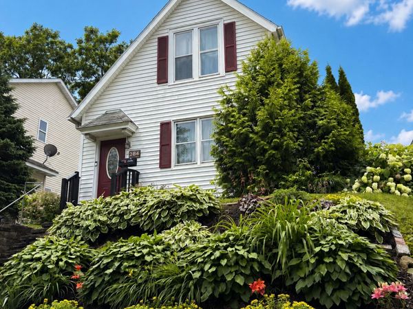 284 Winona Street E, Saint Paul, MN 55107