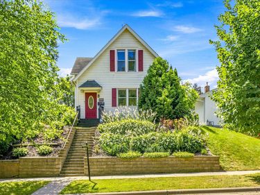 284 Winona Street E, Saint Paul, MN 55107