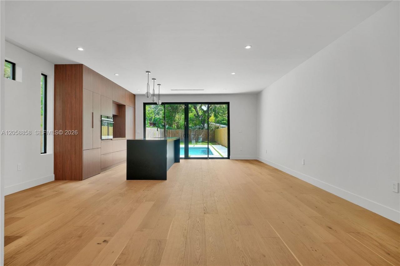 223 NW 51st St , Miami, FL 33127 Photo