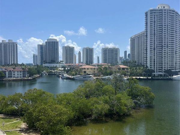 2930 Point East Dr, Unit E601, Aventura, FL 33160