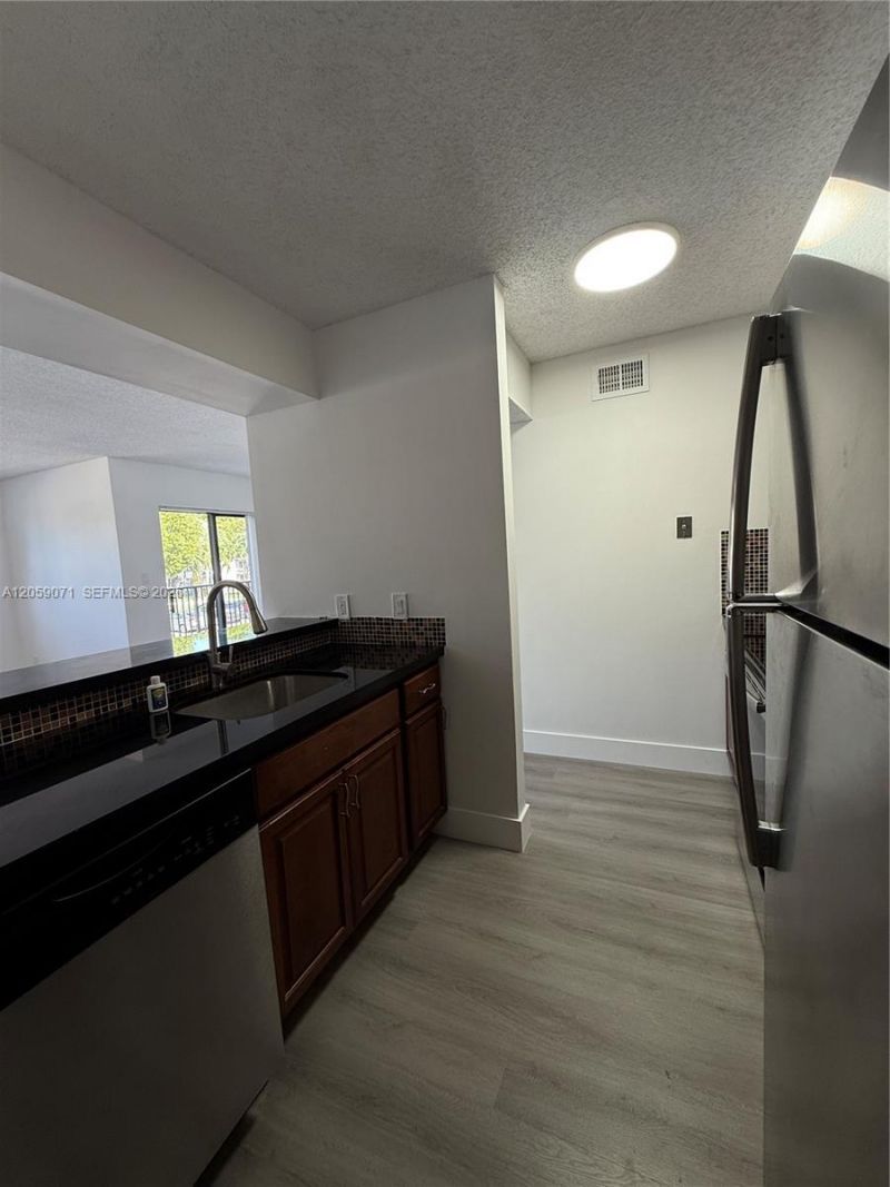 510 S Park Rd , Unit 23-10, Hollywood, FL 33021 Photo