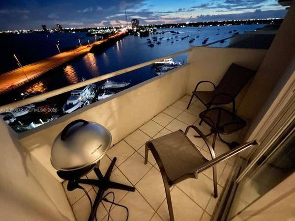 7904 West Dr , Unit 1010, North Bay Village, FL 33141