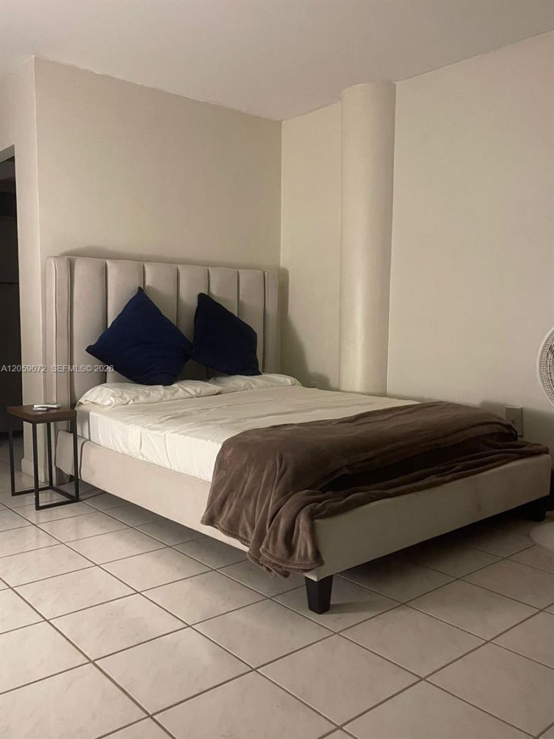 7904 West Dr, Unit 1010, North Bay Village, FL 33141 Photo