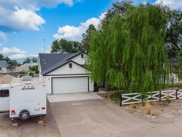 311 Christensen St, Marsing, ID 83639