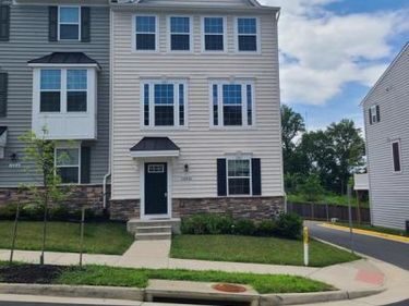 1006 VALLEY RUN DRIVE, FREDERICKSBURG, VA 22401