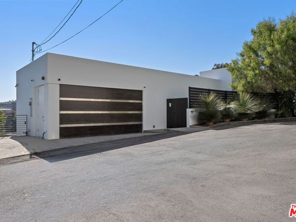 8760 Hollywood Boulevard , Los Angeles, CA 90069