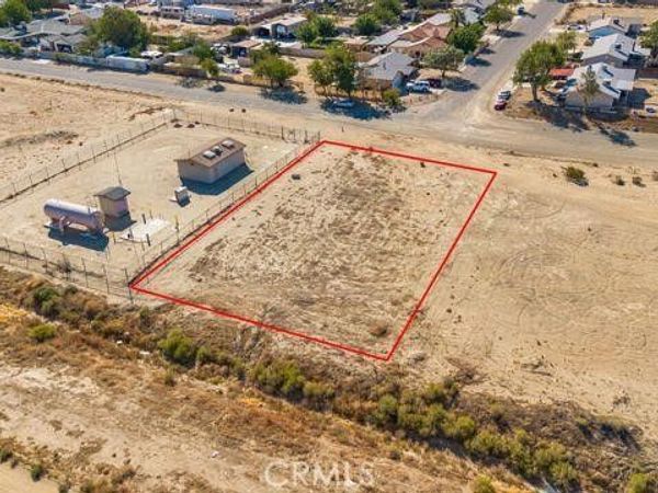16520 Lake Los Angeles, Lake Los Angeles, CA 93591