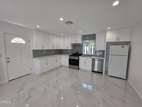 10926 Woodward Avenue, Sunland, CA 91040