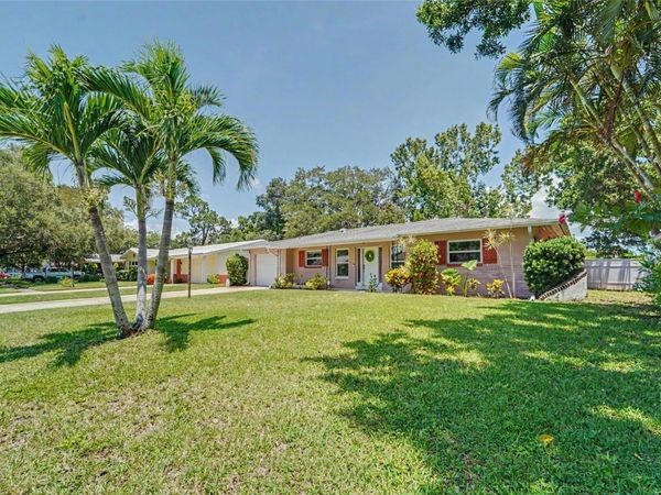 8879 LAKEWOOD DRIVE , SEMINOLE, FL 33772