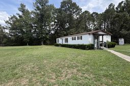 1097 Bethera Road photo 4