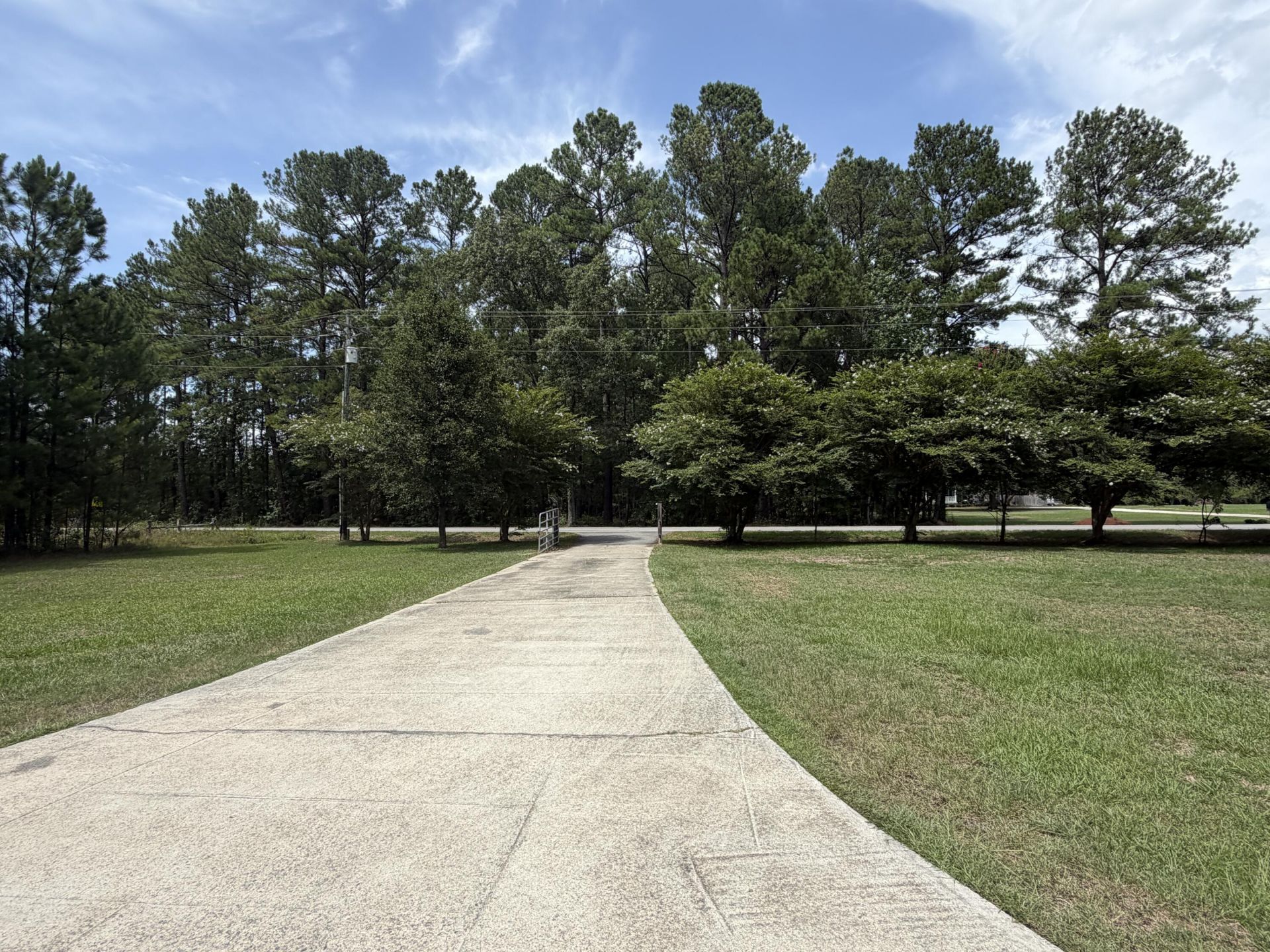 1097 Bethera Road Photo 5