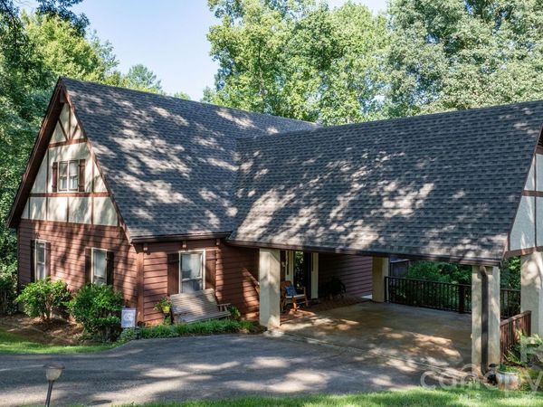 5562 Clearlake Drive , Hickory, NC 28601