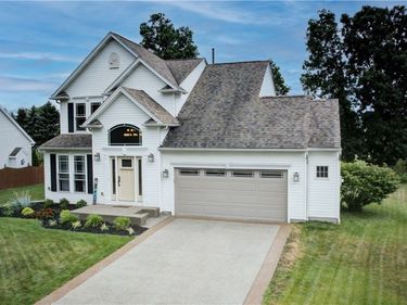 17 Stream View Lane , Lancaster, NY 14086
