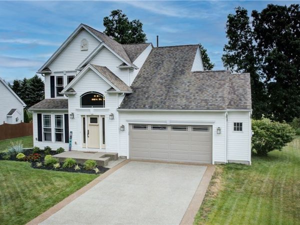 17 Stream View Lane , Lancaster, NY 14086