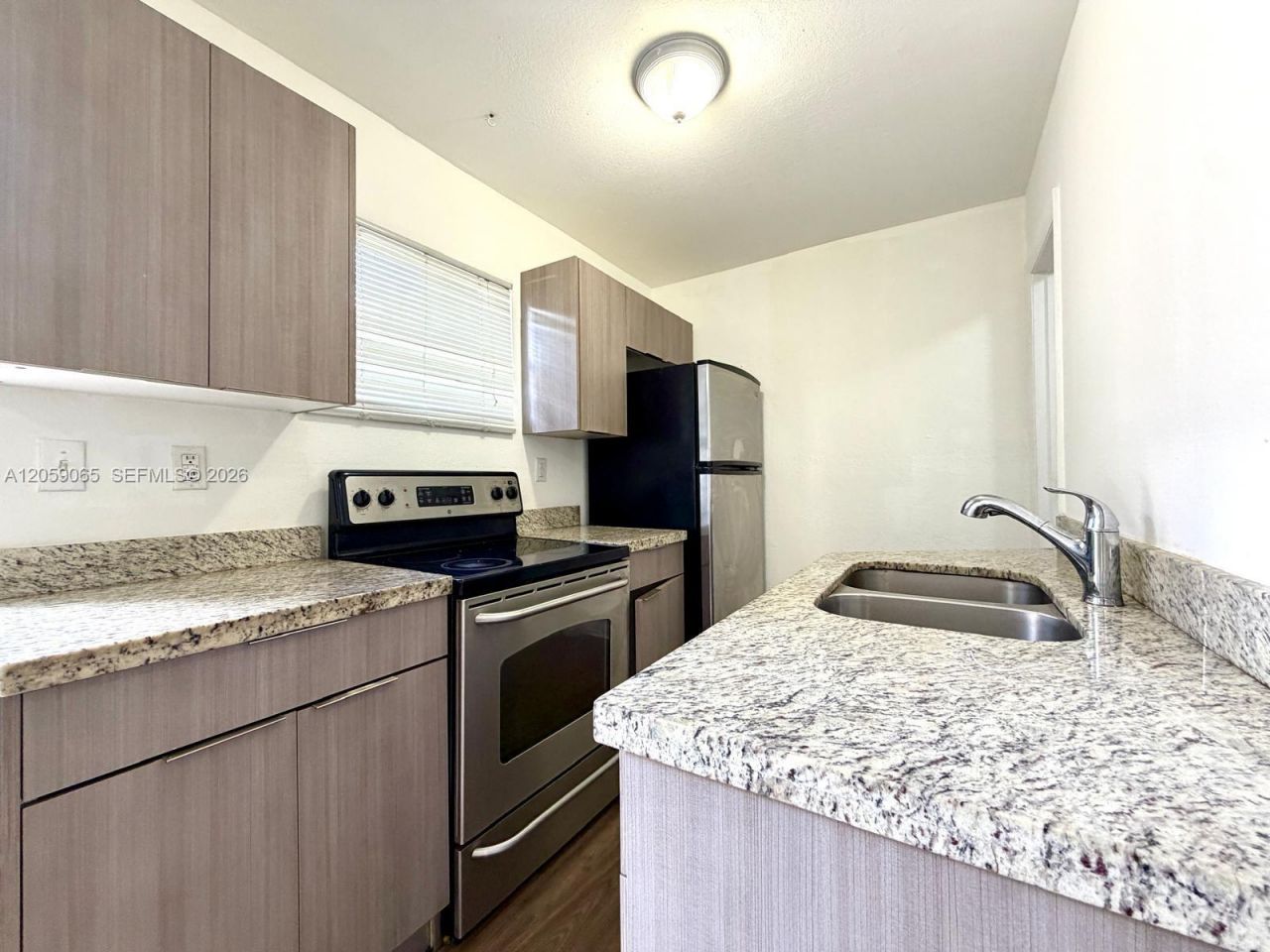 529 SW 3rd St, Unit 3, Miami, FL 33130 Photo