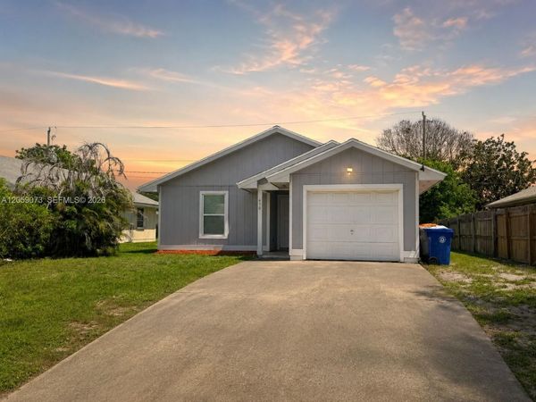 430 SW 14th Pl SW , Vero Beach, FL 32962