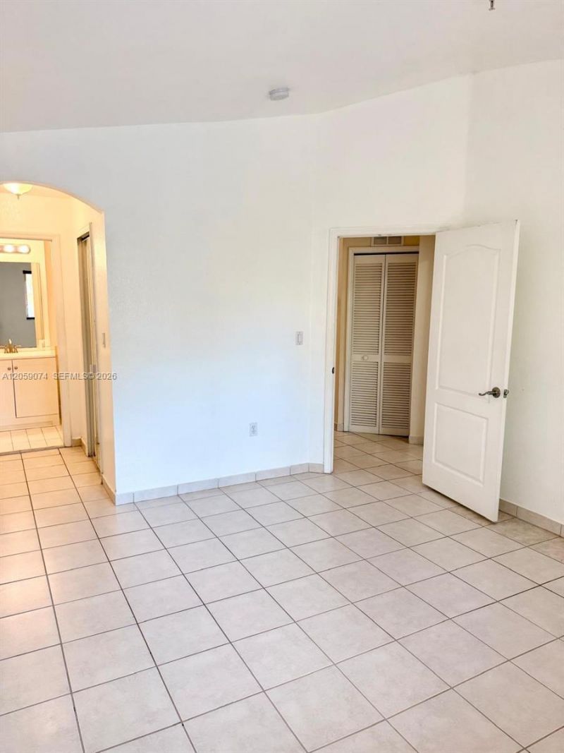 8906 W Flagler St, Unit 216, Miami, FL 33174 Photo