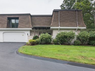177 Porter Lake Dr, Unit 177, Springfield, MA 01106