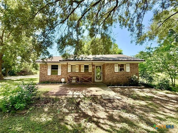 250 Robertson Street , Lolita, TX 77971