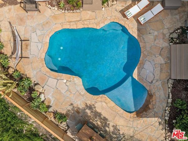 107 Alto Drive, Oak View, CA 93022