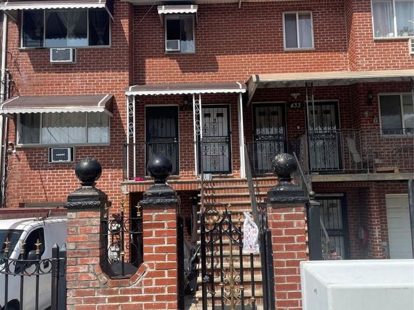 431 Turneur Avenue , Bronx, NY 10473