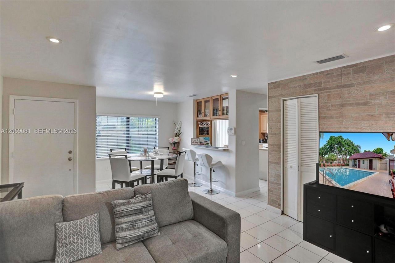 10540 SW 154th , Unit 7, Miami, FL 33196 Photo