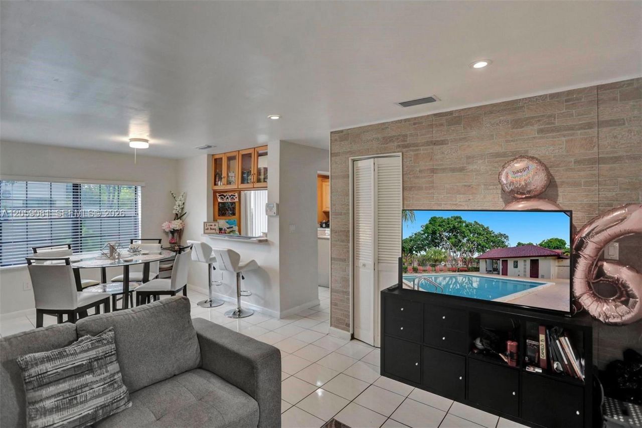 10540 SW 154th , Unit 7, Miami, FL 33196 Photo