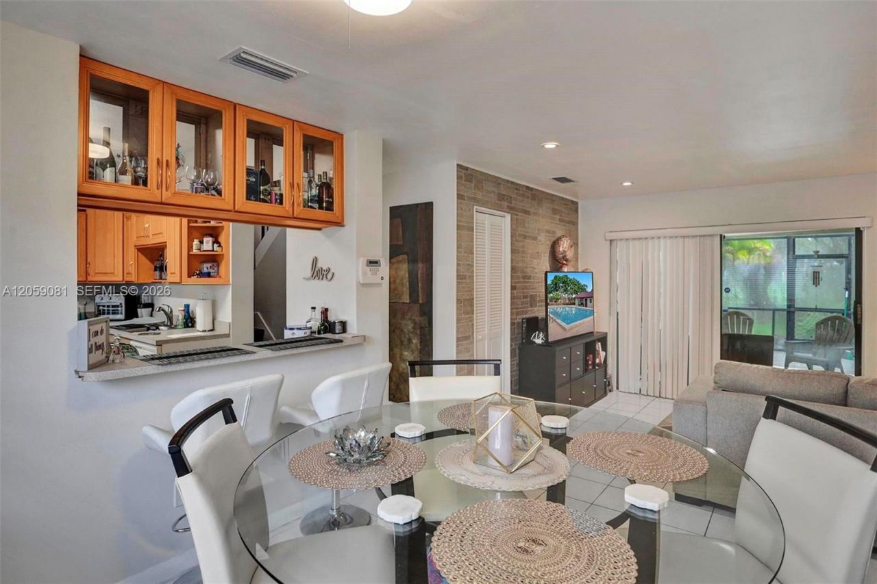 10540 SW 154th , Unit 7, Miami, FL 33196 Photo