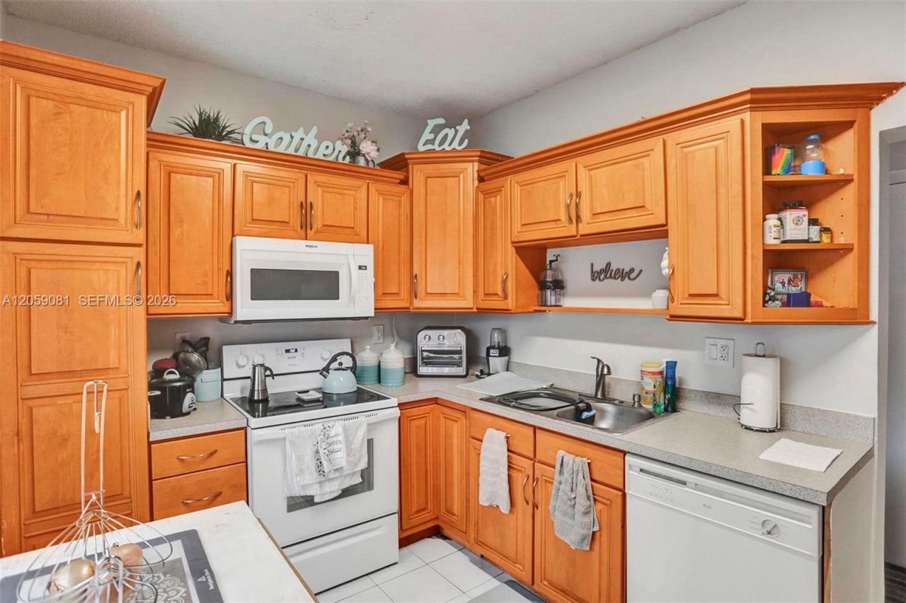 10540 SW 154th , Unit 7, Miami, FL 33196 Photo