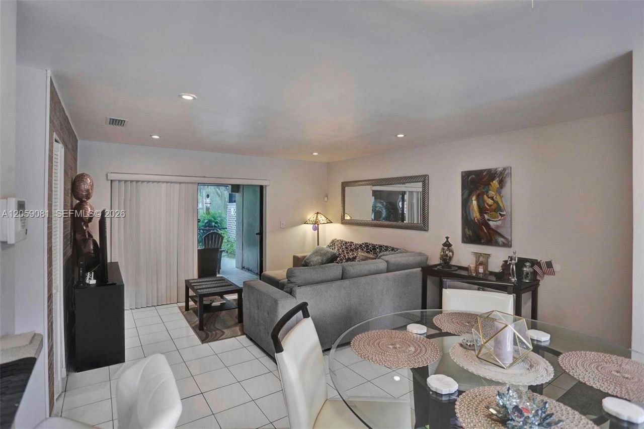 10540 SW 154th , Unit 7, Miami, FL 33196 Photo